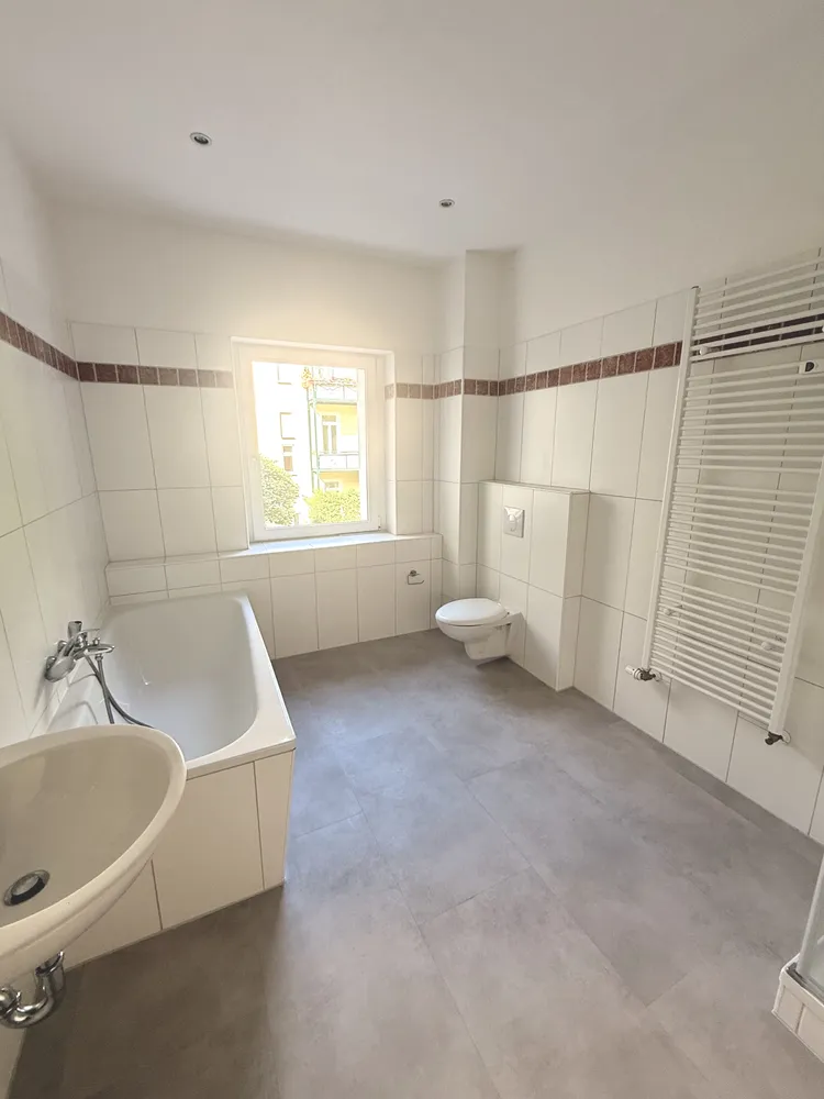 4 Zimmer Wohnung mit 99 m² in Magdeburg – Bild 1