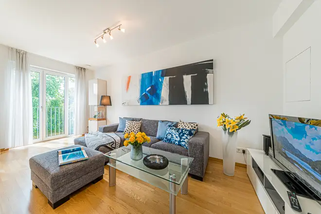 2 Zimmer Wohnung mit 72 m² in Frankfurt am Main – Bild 1