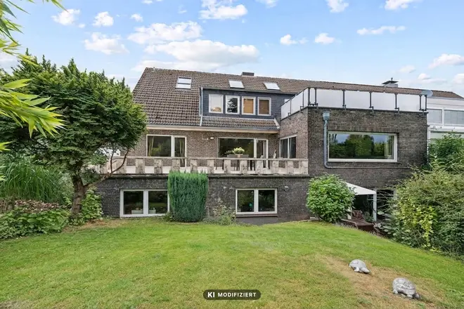 5 Zimmer Wohnung mit 168 m² in Düsseldorf – Bild 1