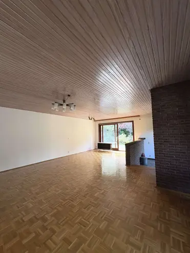 6 Zimmer Haus mit 228 m² in Wiesbaden – Bild 2