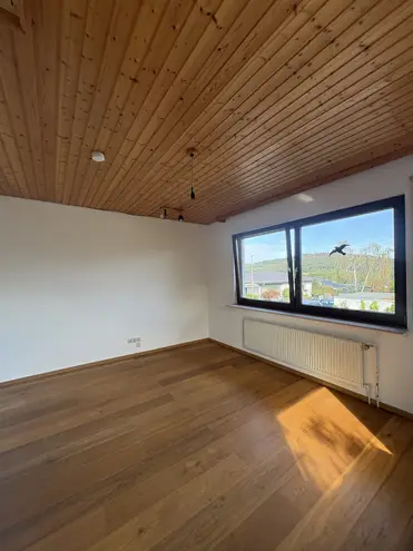 6 Zimmer Haus mit 228 m² in Wiesbaden – Bild 3