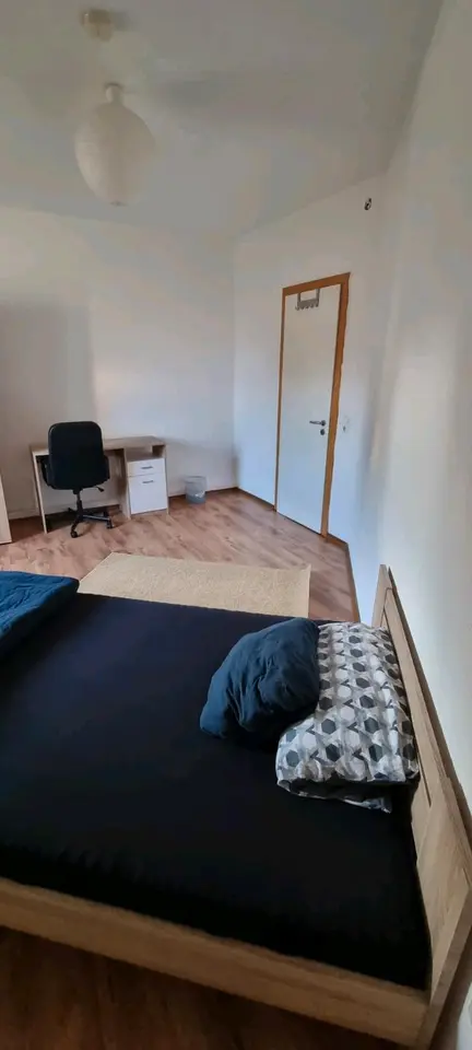 WG-Zimmer mit 120 m² in Stuttgart – Bild 1
