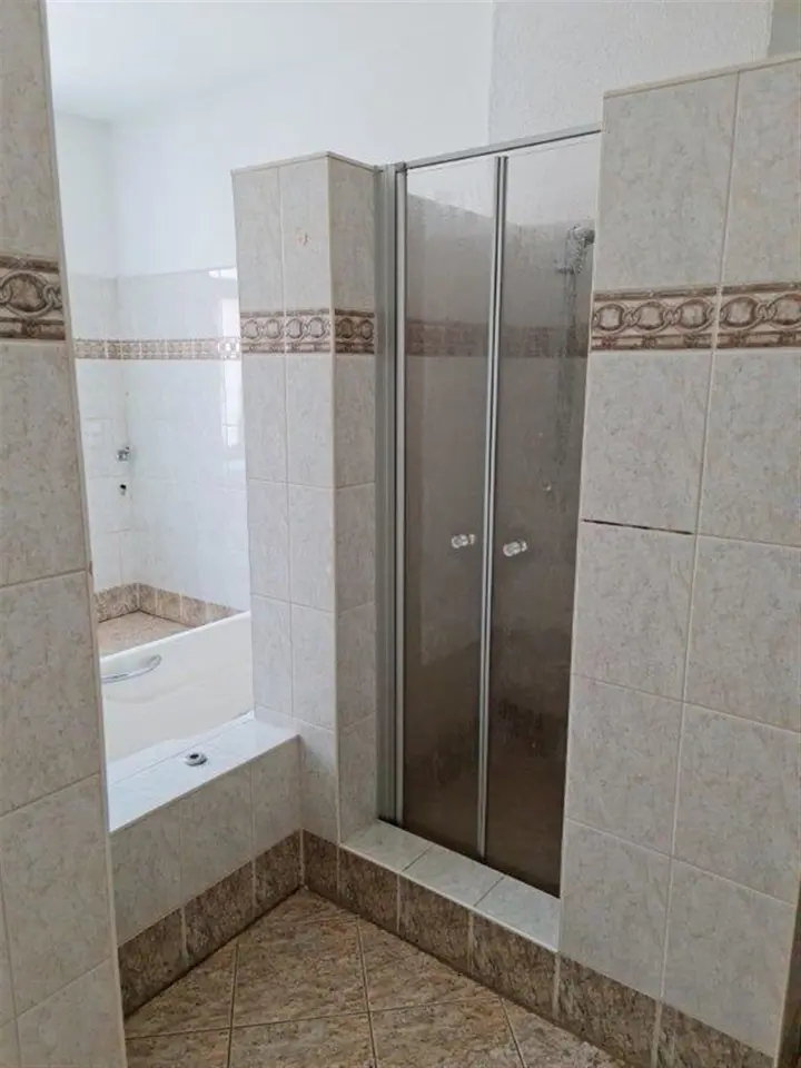 4 Zimmer Wohnung mit 156 m² in Zwickau – Bild 8