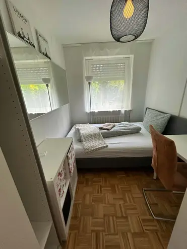 WG-Zimmer mit 9 m² in München – Bild 2