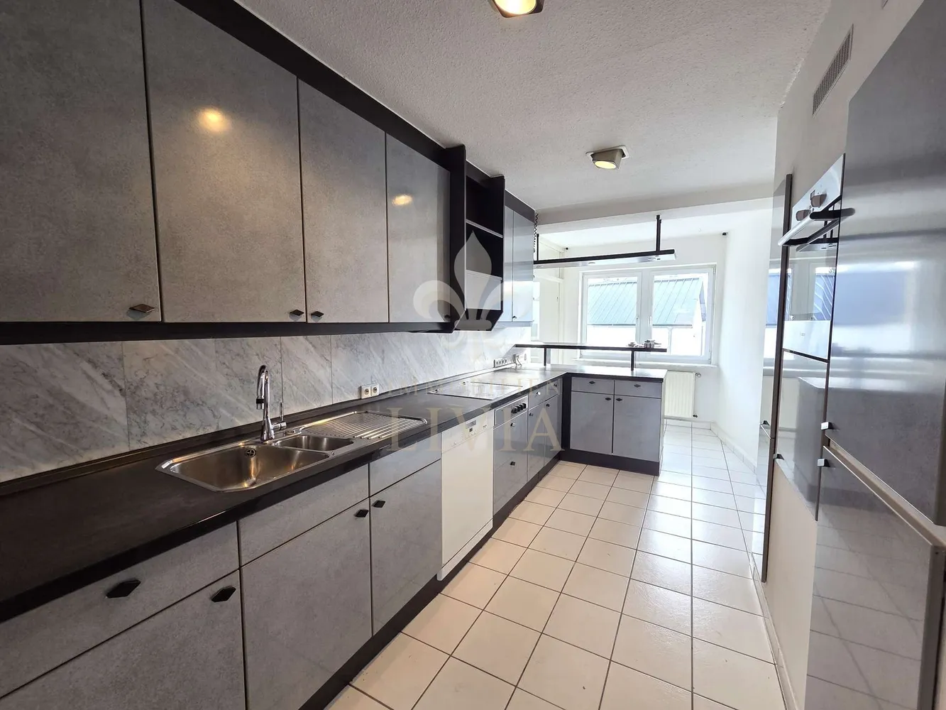 5 Zimmer Wohnung mit 227 m² in Saarbrücken – Bild 4