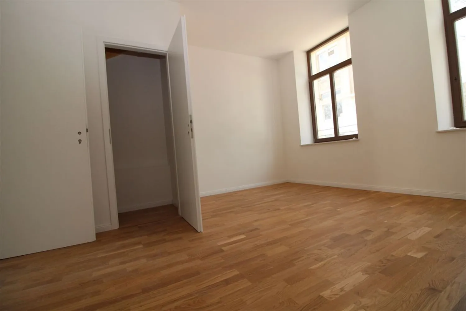 2 Zimmer Wohnung mit 70 m² in Plauen – Bild 2