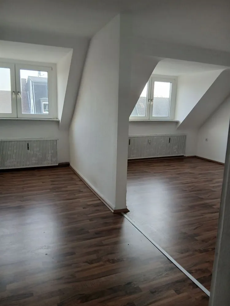 4 Zimmer Wohnung mit 109 m² in Oberhausen – Bild 3