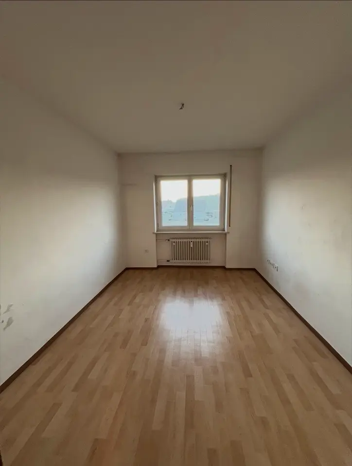 3 Zimmer Wohnung mit 95 m² in Amberg – Bild 2