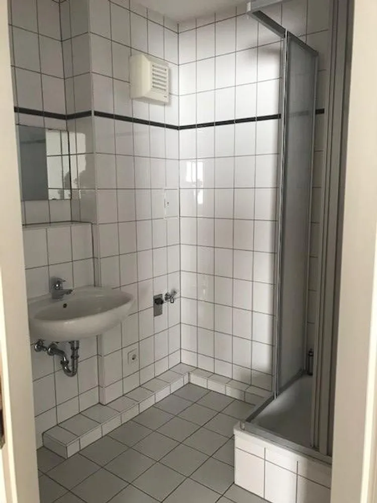 2 Zimmer Wohnung mit 37 m² in Halle (Saale) – Bild 2
