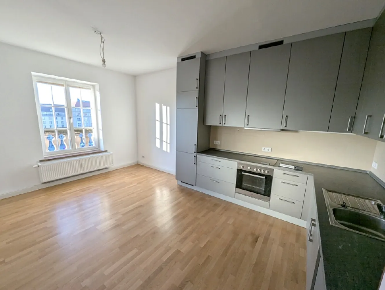2 Zimmer Wohnung mit 90 m² in Dresden – Bild 1