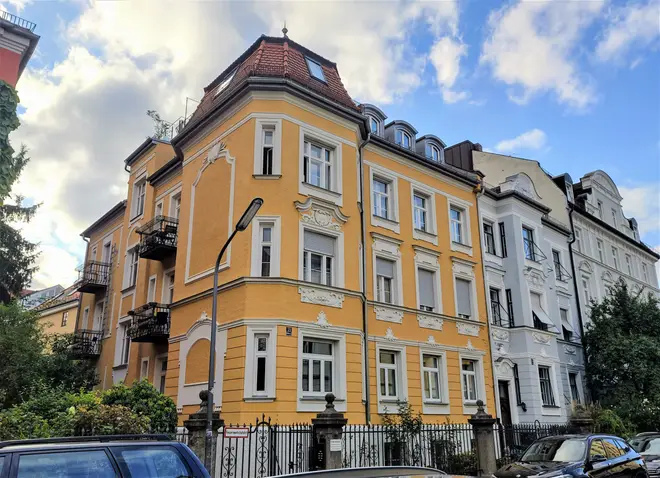 3 Zimmer Wohnung mit 92 m² in München – Bild 2