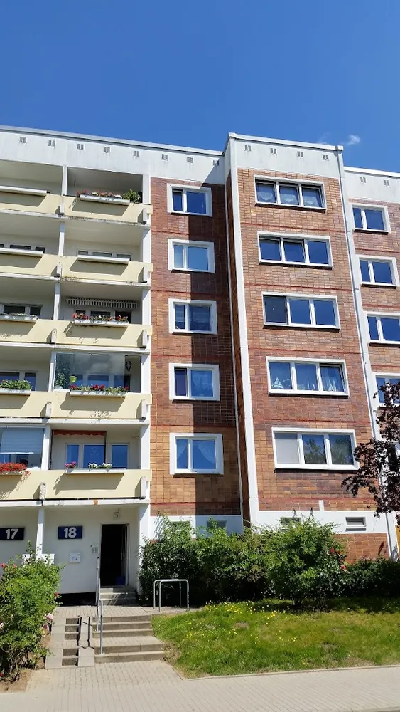 4 Zimmer Wohnung mit 75 m² in Rostock – Bild 1