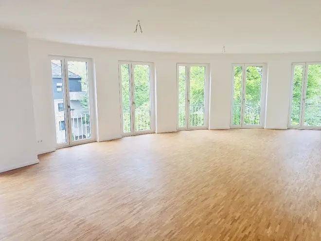 3 Zimmer Wohnung mit 168 m² in Frankfurt am Main – Bild 2
