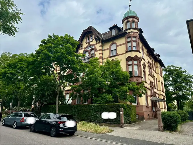 4 Zimmer Wohnung mit 150 m² in Karlsruhe – Bild 1