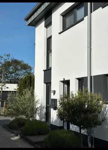 4 Zimmer Haus mit 122 m² in Krefeld – Bild 1