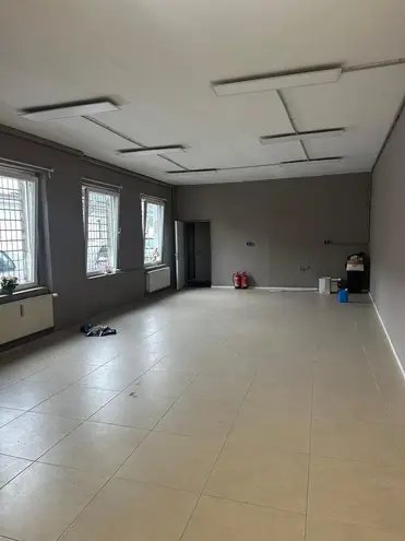 2 Zimmer Wohnung mit 100 m² in Düsseldorf – Bild 2
