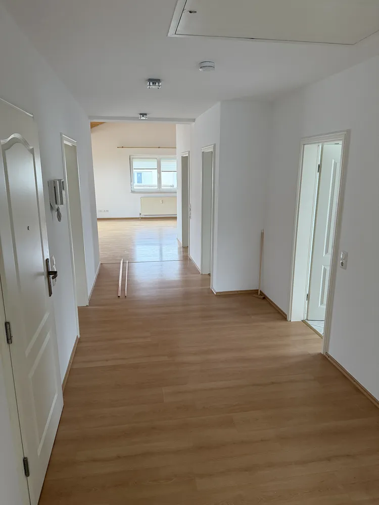4 Zimmer Wohnung mit 135 m² in Mainz – Bild 2
