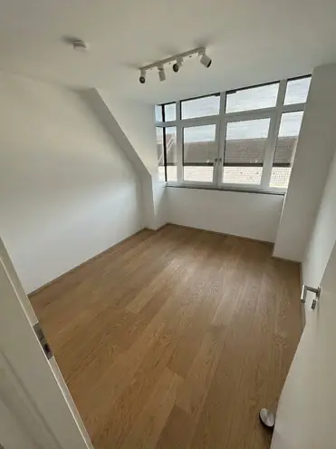 2 Zimmer Wohnung mit 63 m² in Köln – Bild 4