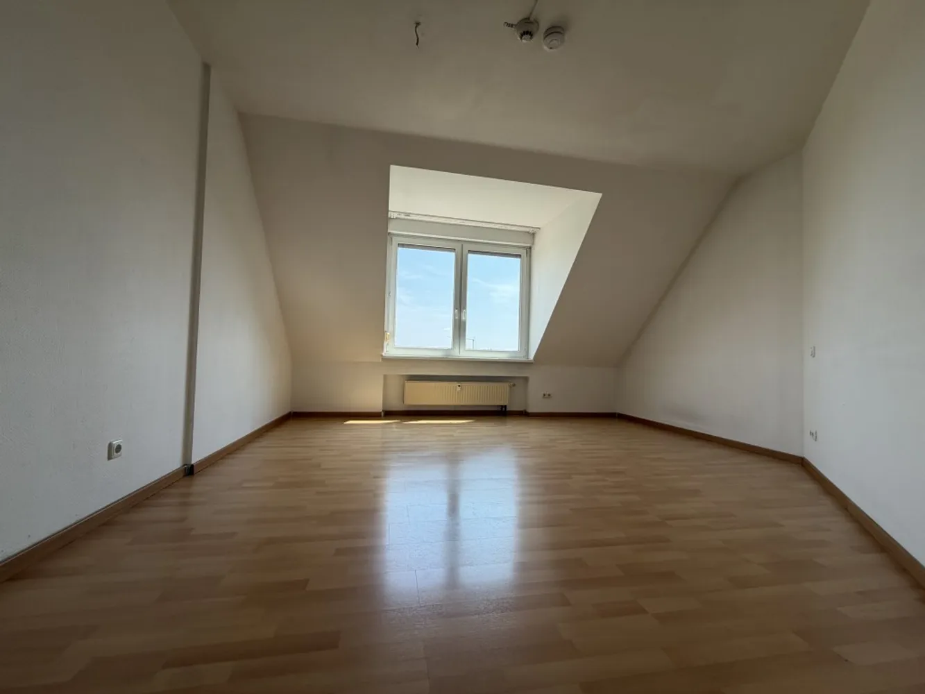 4 Zimmer Wohnung mit 107 m² in Erlangen – Bild 4