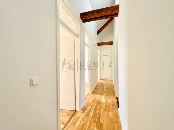7 Zimmer Wohnung mit 132 m² in Aachen – Bild 2