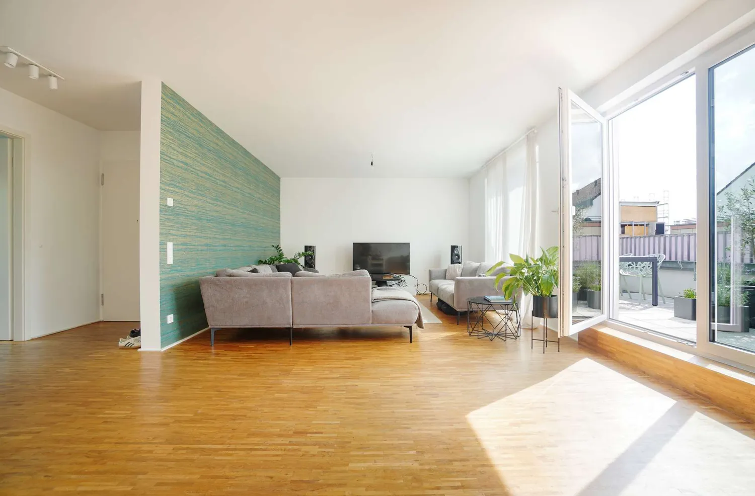 5 Zimmer Wohnung mit 155 m² in Frankfurt am Main – Bild 2