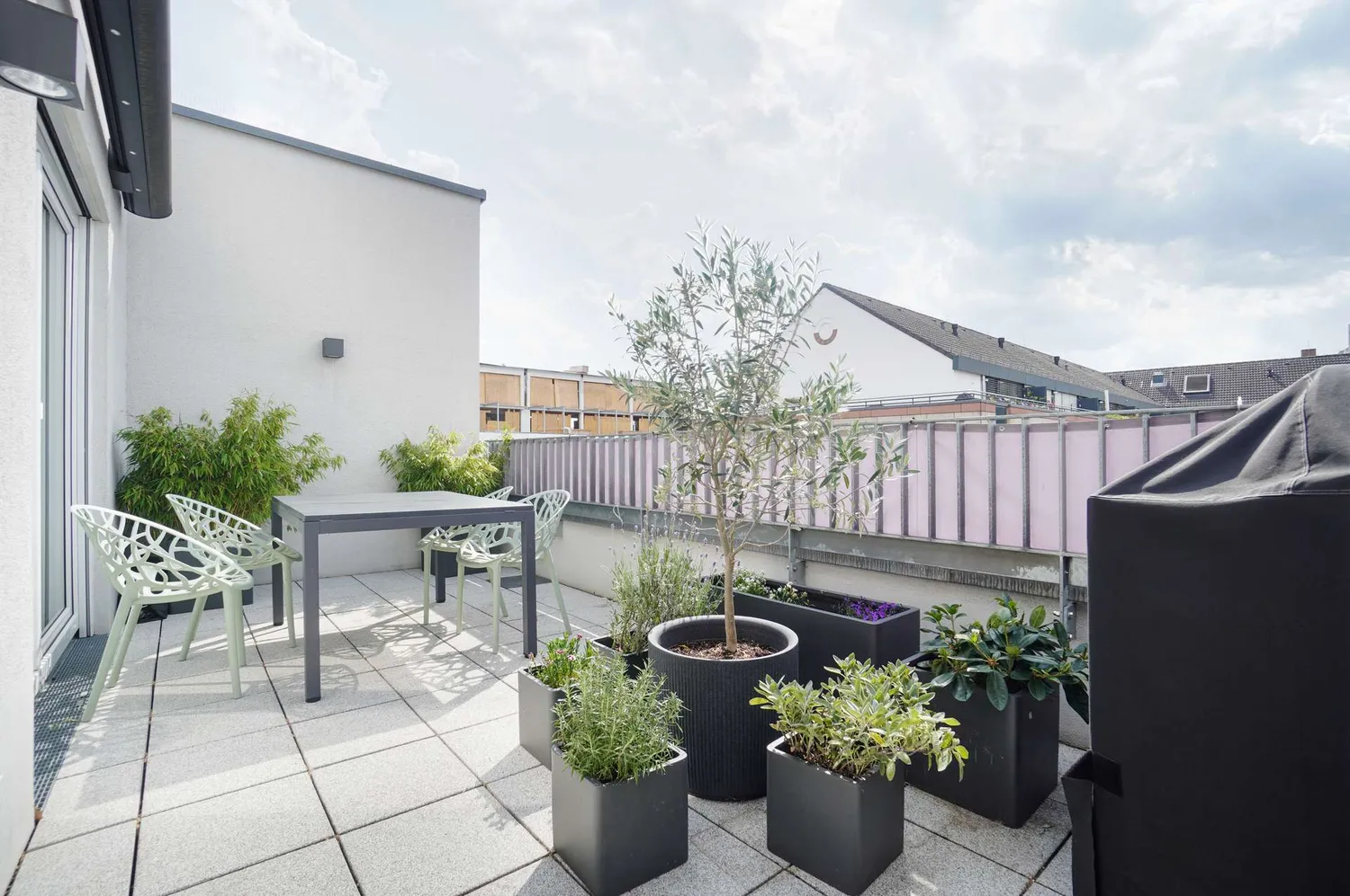 5 Zimmer Wohnung mit 155 m² in Frankfurt am Main – Bild 4