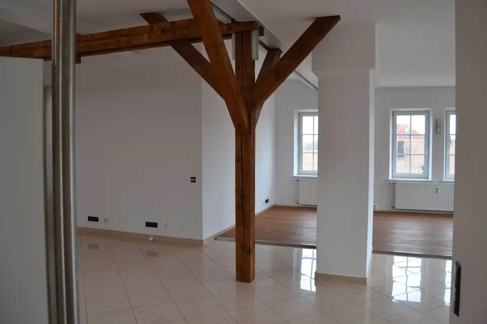 5 Zimmer Wohnung mit 170 m² in Augsburg – Bild 1