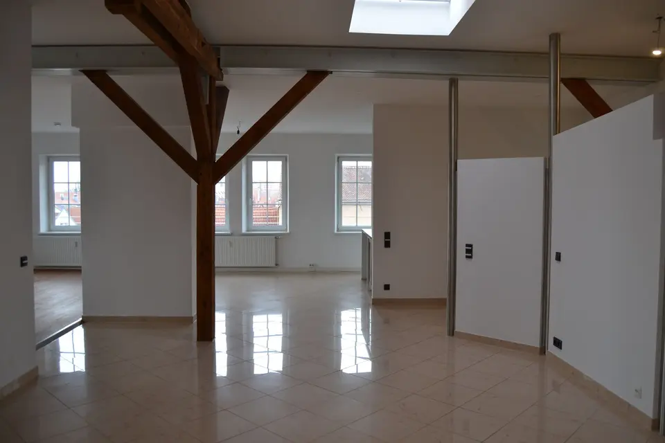 5 Zimmer Wohnung mit 170 m² in Augsburg – Bild 2