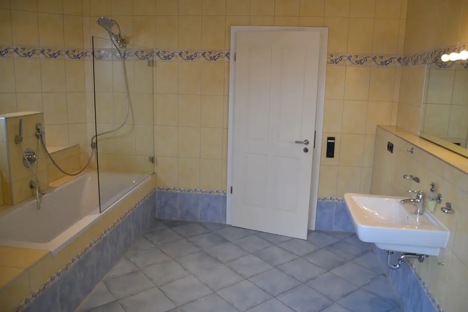 5 Zimmer Wohnung mit 170 m² in Augsburg – Bild 5