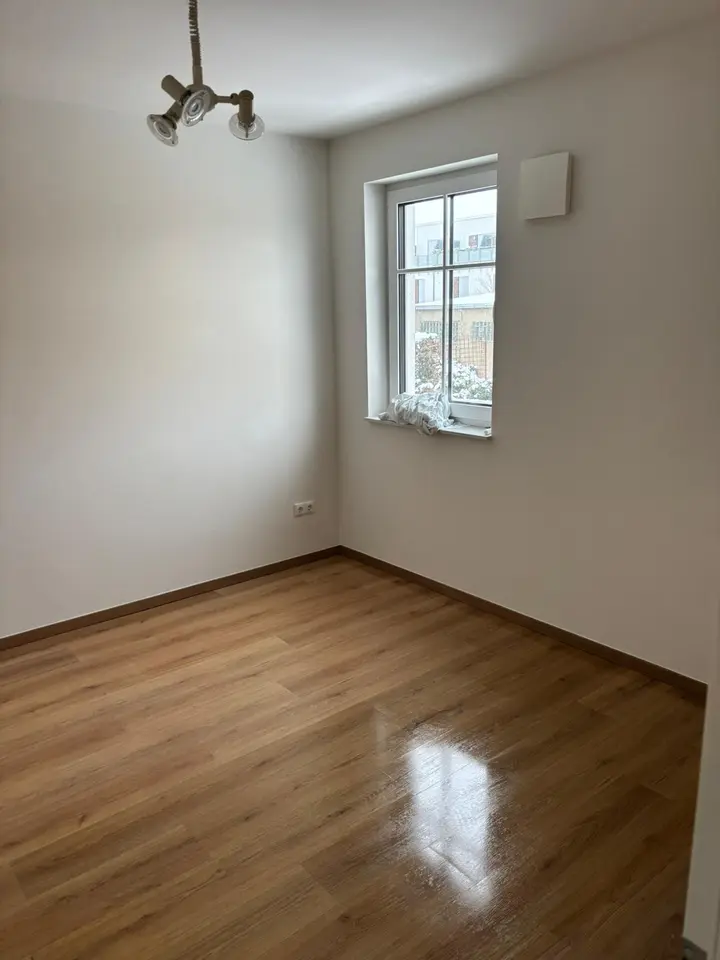 4 Zimmer Wohnung mit 121 m² in Schwerin – Bild 2