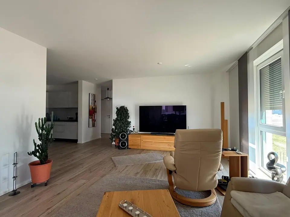 3 Zimmer Wohnung mit 106 m² in Schwerin – Bild 2