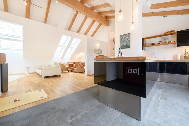3 Zimmer Wohnung mit 160 m² in Frankfurt am Main – Bild 2