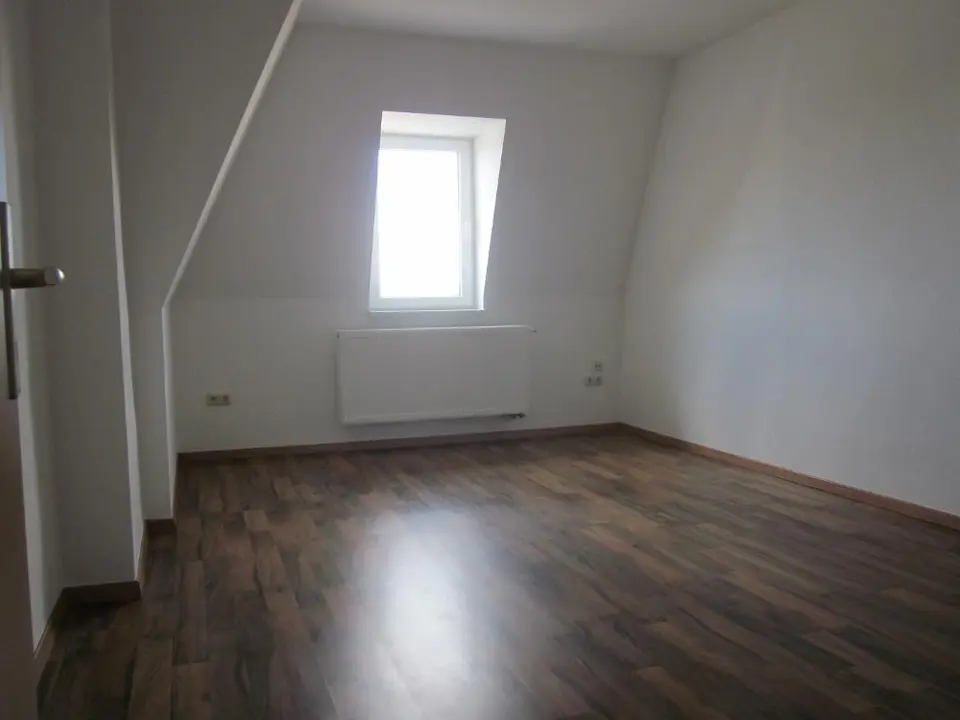 5 Zimmer Wohnung mit 100 m² in Plauen – Bild 1