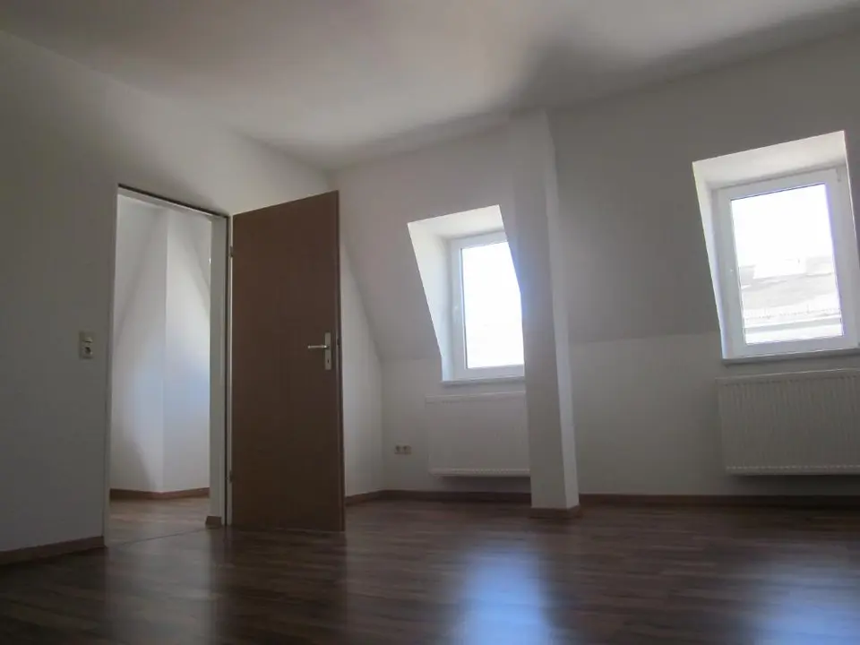 5 Zimmer Wohnung mit 100 m² in Plauen – Bild 3