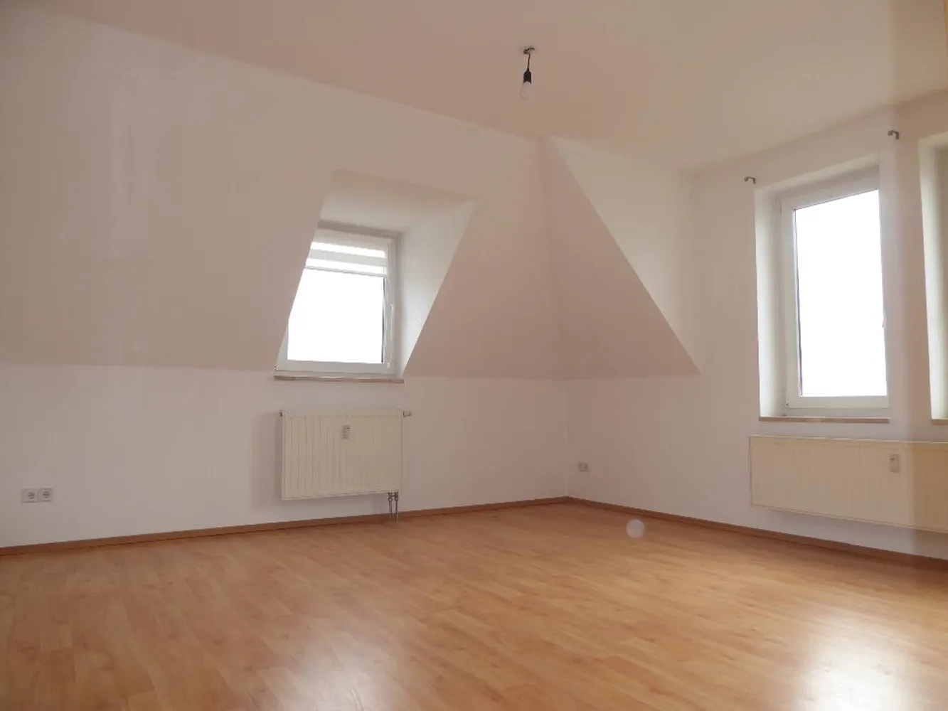 2 Zimmer Wohnung mit 58 m² in Plauen – Bild 3