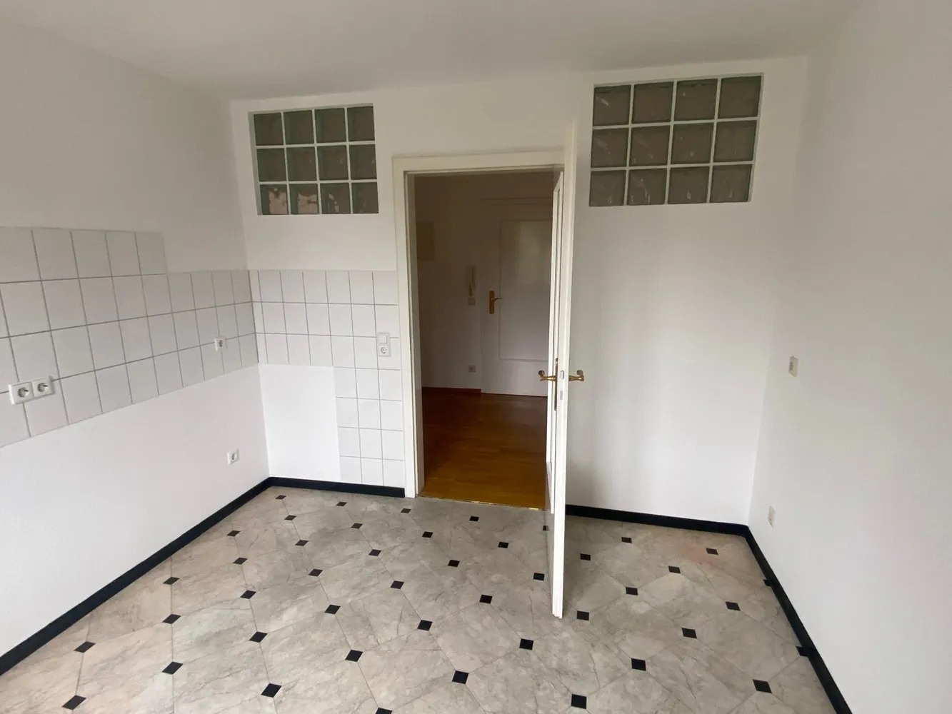2 Zimmer Wohnung mit 72 m² in Baden-Baden – Bild 6