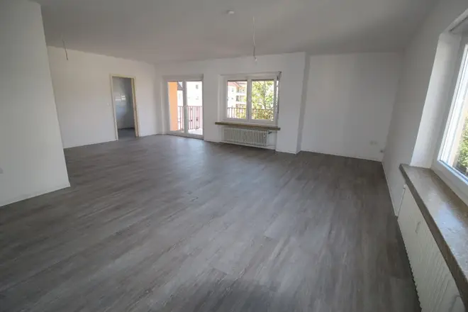 4 Zimmer Wohnung mit 113 m² in Karlsruhe – Bild 2