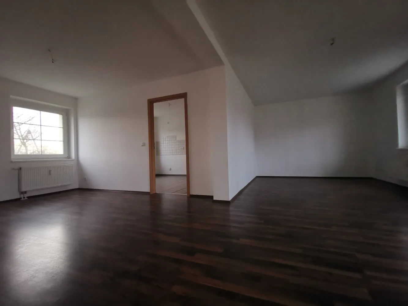 4 Zimmer Wohnung mit 100 m² in Dessau-Roßlau – Bild 1