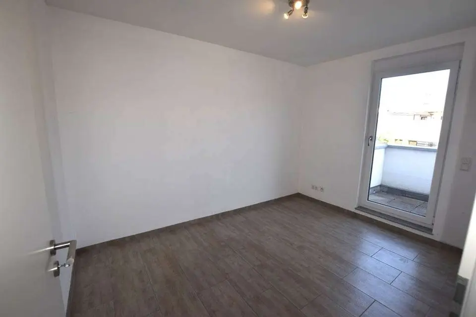 4 Zimmer Haus mit 105 m² in Aschaffenburg – Bild 4