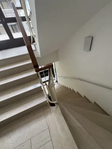 3 Zimmer Wohnung mit 105 m² in Wiesbaden – Bild 2