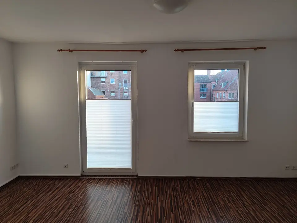 2 Zimmer Wohnung mit 70 m² in Emden – Bild 1