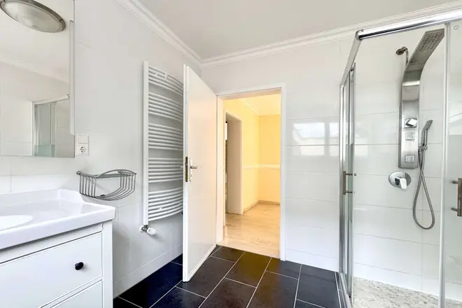 3 Zimmer Haus mit 180 m² in München – Bild 10