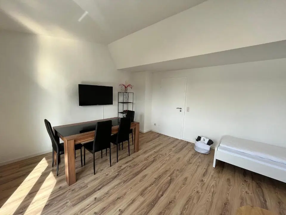 WG-Zimmer mit 70 m² in Aalen – Bild 2