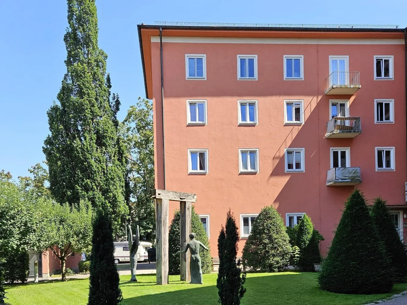 2 Zimmer Wohnung mit 87 m² in Dachau – Bild 2