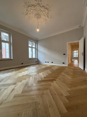 2 Zimmer Wohnung mit 82 m² in Düsseldorf – Bild 2
