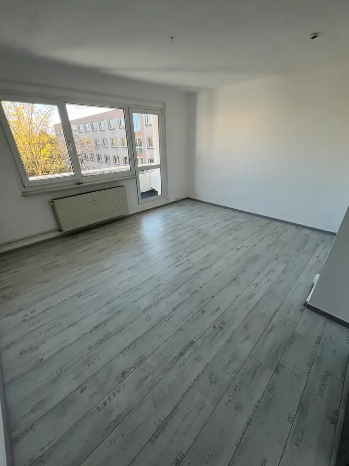 4 Zimmer Wohnung mit 76 m² in Neubrandenburg – Bild 1
