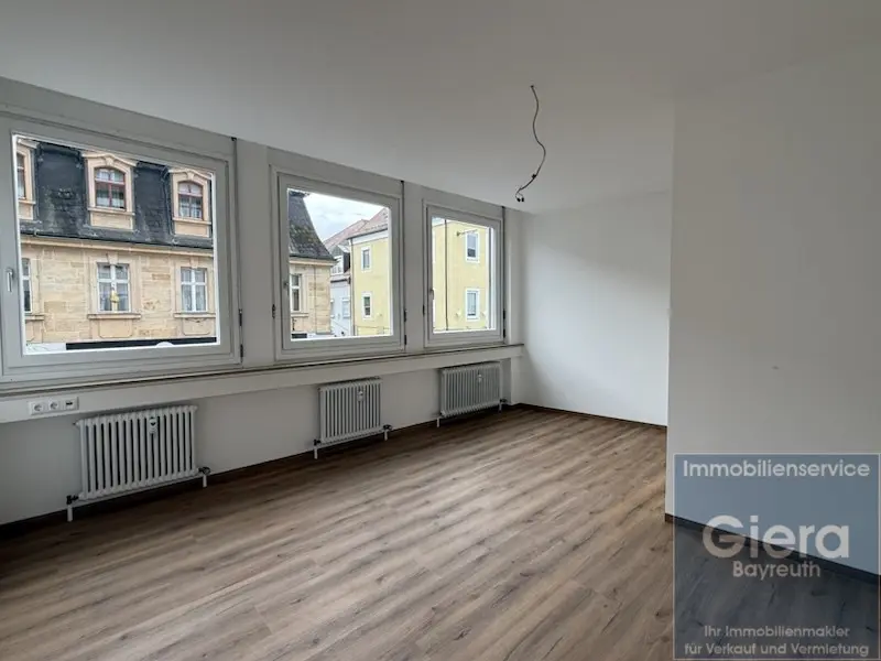 8 Zimmer Wohnung mit 18 m² in Bayreuth – Bild 4