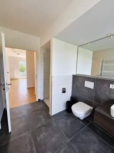 3 Zimmer Wohnung mit 94 m² in Frankfurt am Main – Bild 3