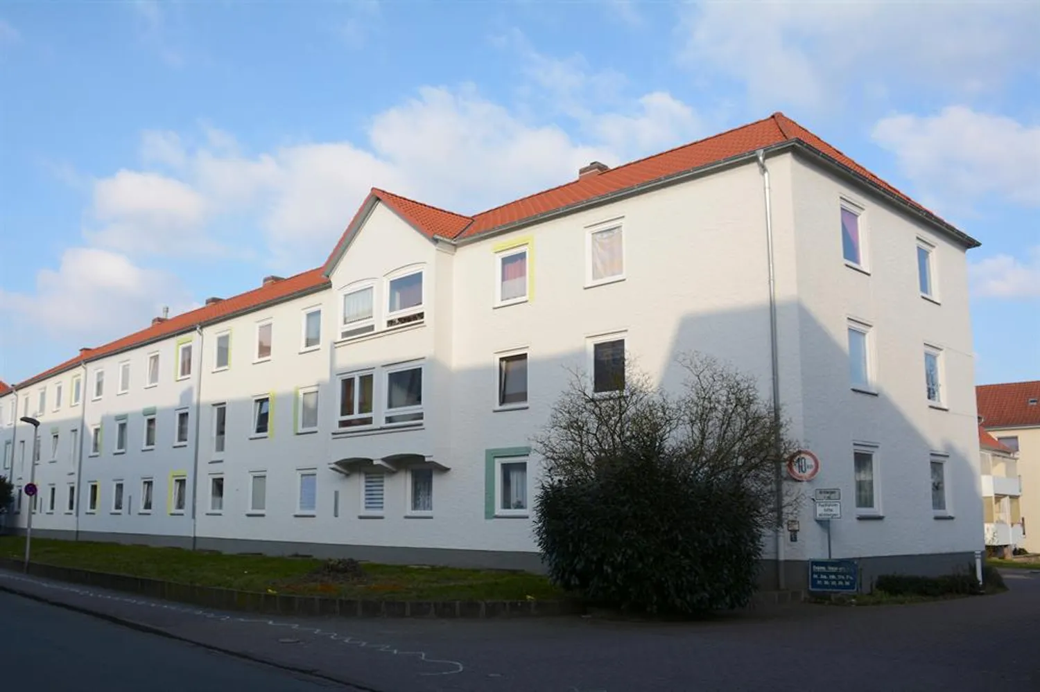 2 Zimmer Wohnung mit 77 m² in Hameln – Bild 1