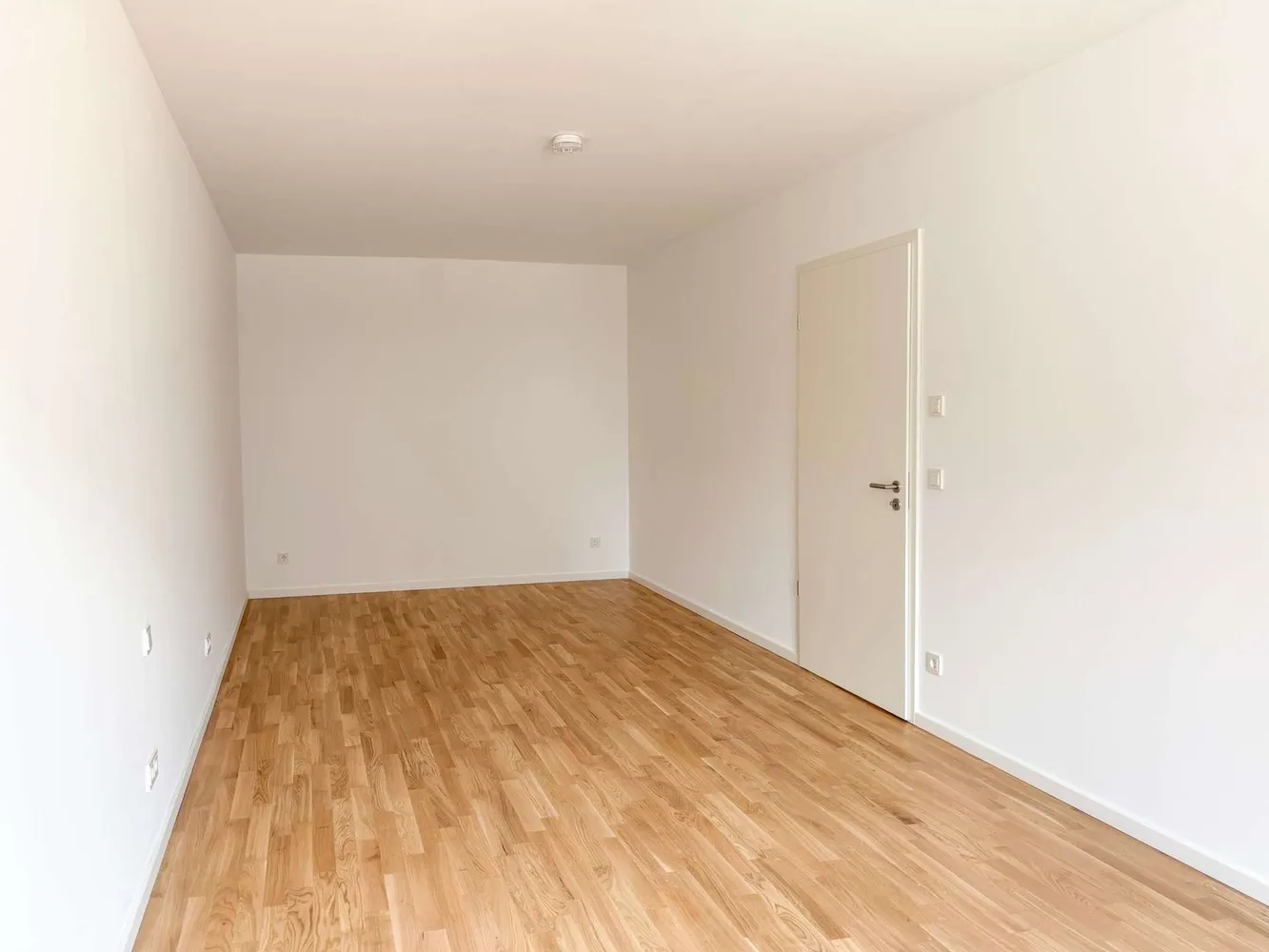 2 Zimmer Wohnung mit 83 m² in Frankfurt am Main – Bild 2
